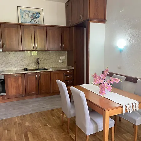 Apartment Hs